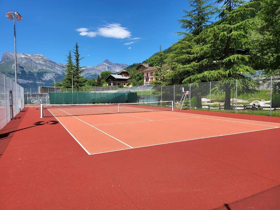Appartement Dans Chalet Avec Piscine Couverte Сен-Жерве-ле-Бен Екстер'єр фото